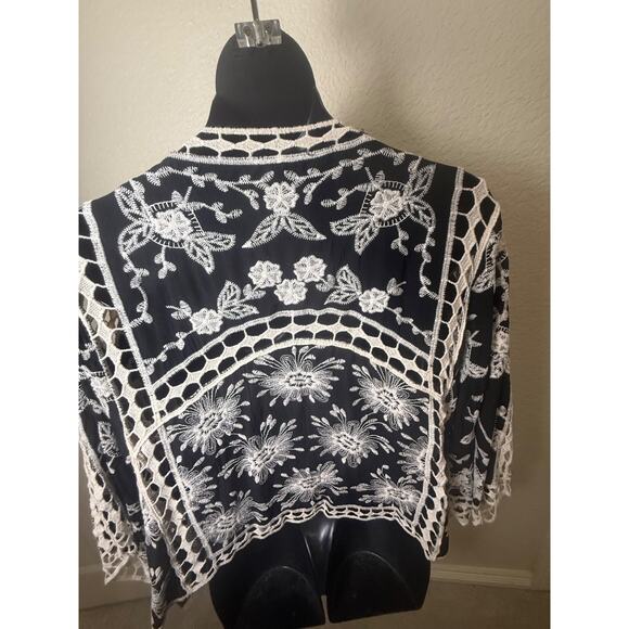 Siren Lily Open Knit Crochet Black Cream Cardigan Size 2X Embroidered Floral - Picture 4 of 8